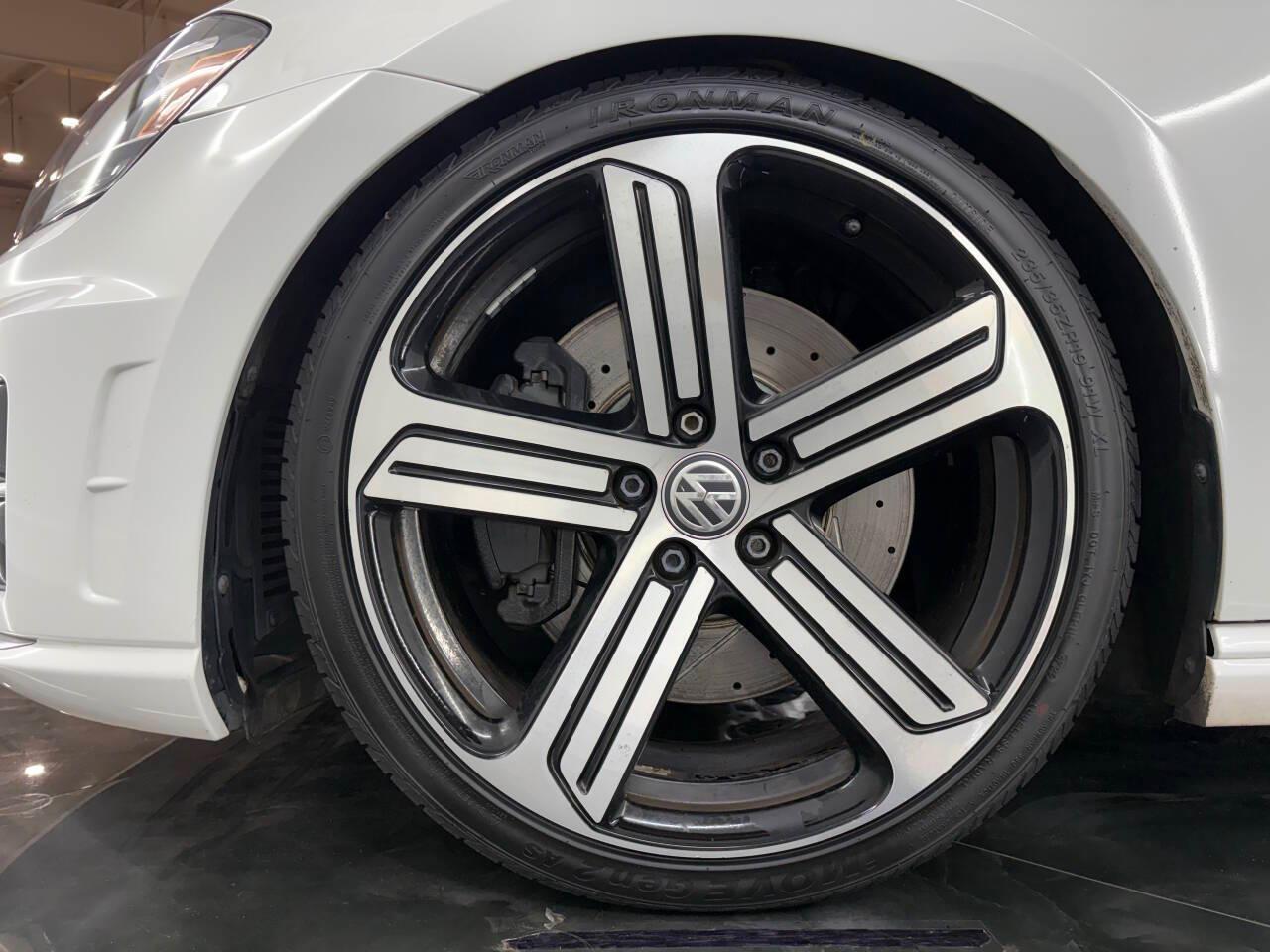 Volkswagen Golf R Base 2016