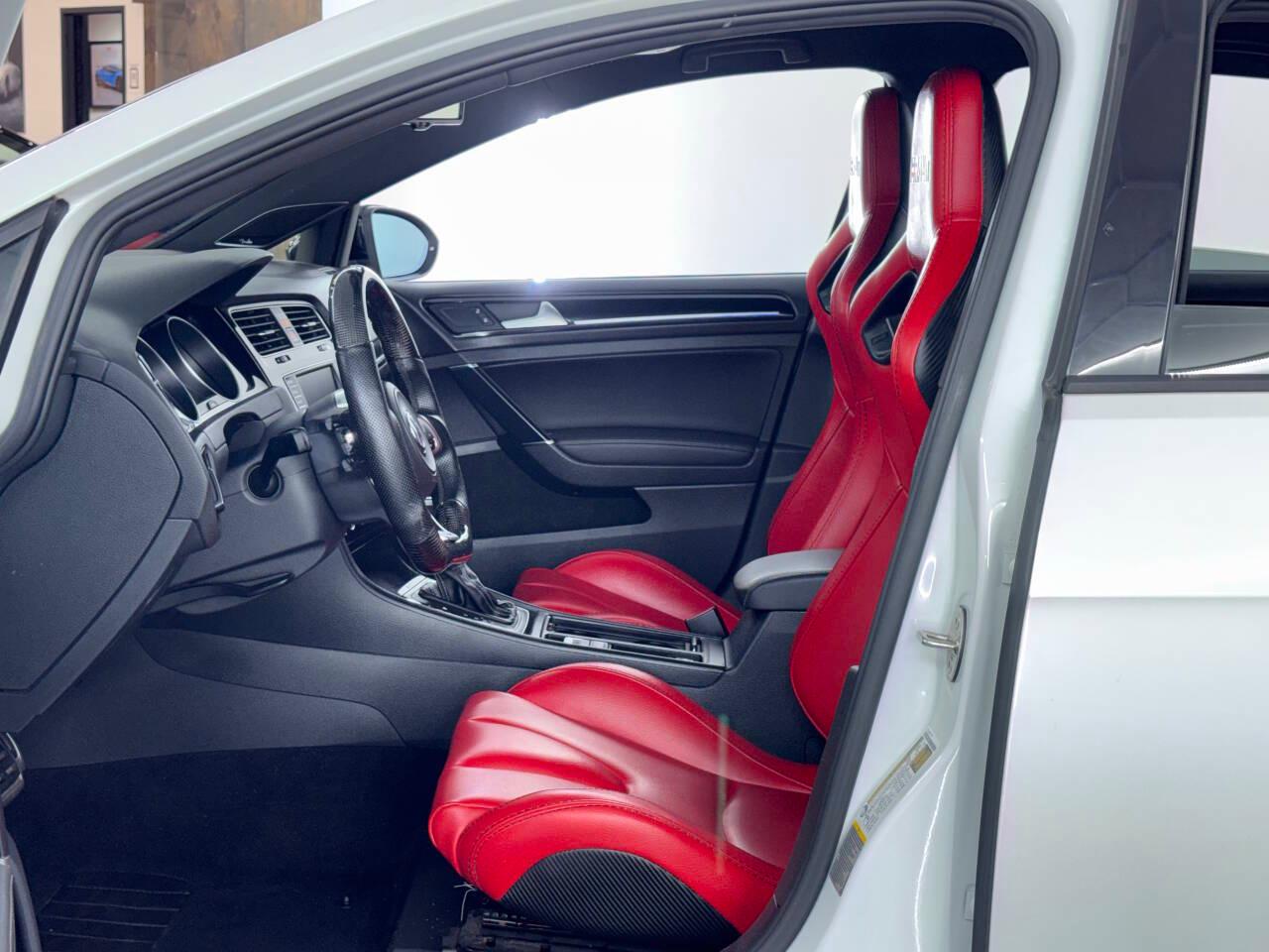Volkswagen Golf R Base 2016