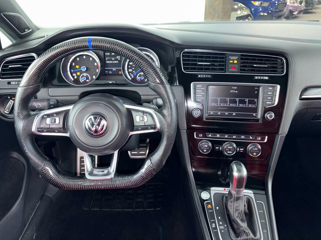 Volkswagen Golf R Base 2016