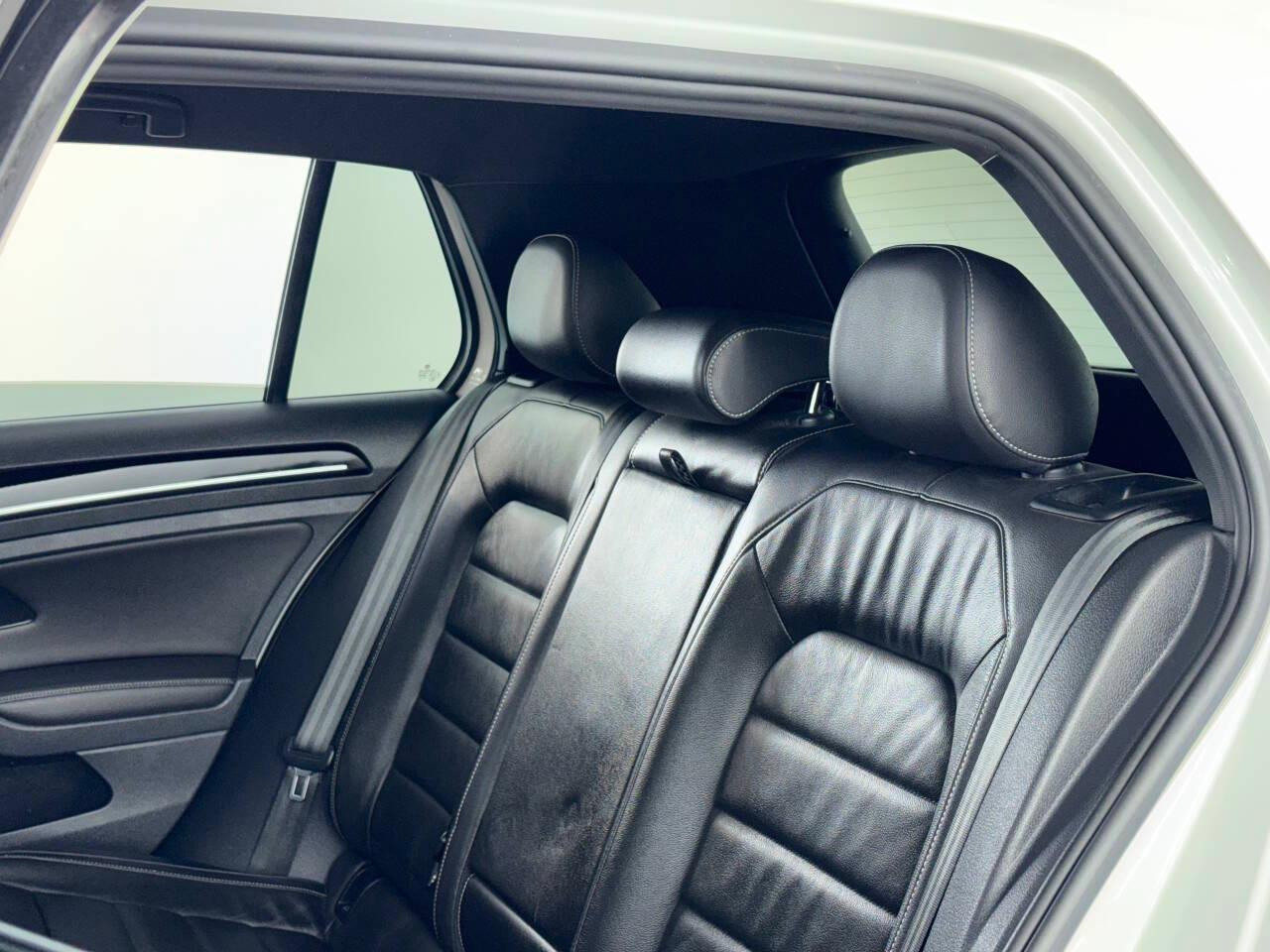 Volkswagen Golf R Base 2016