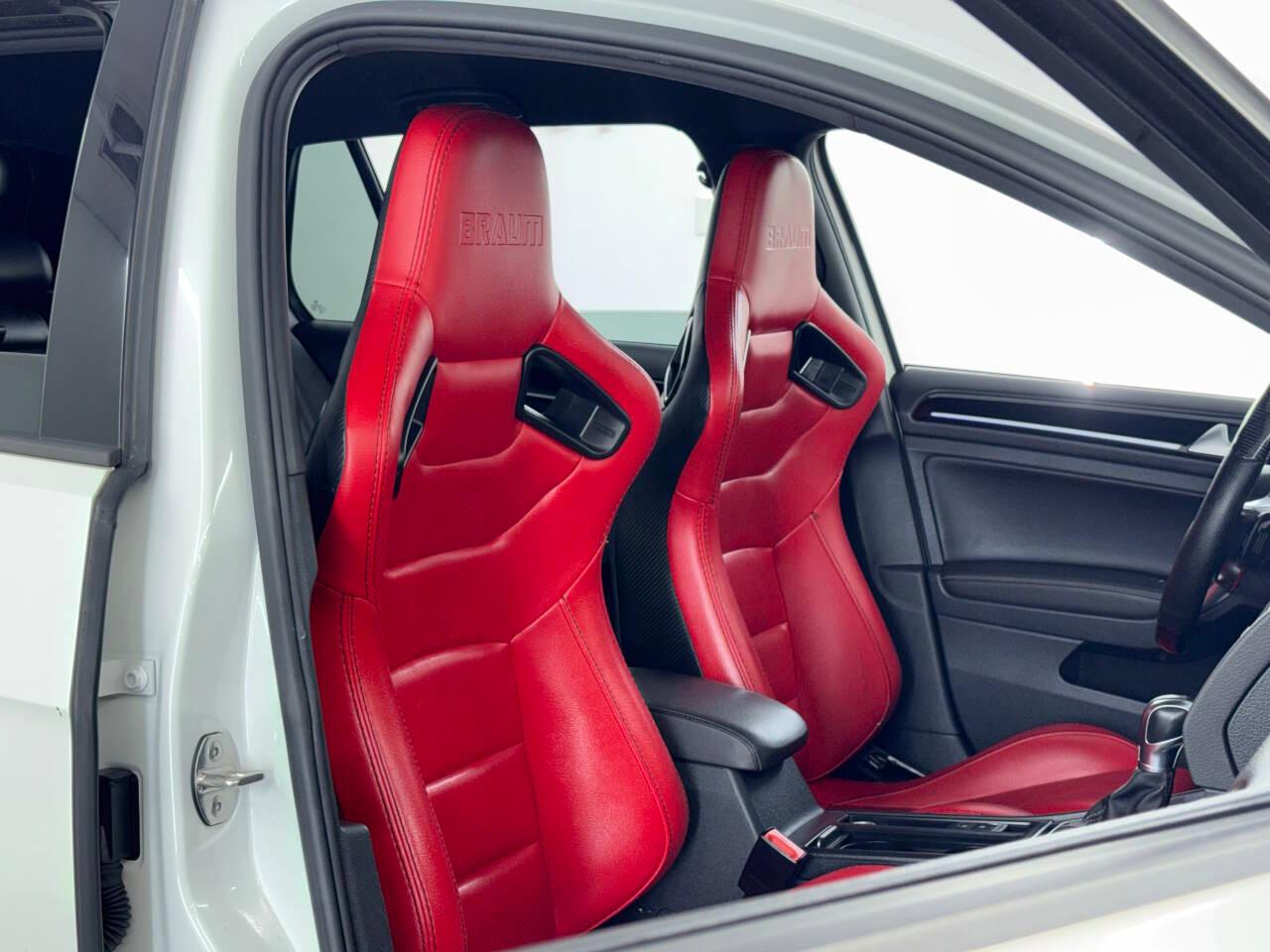 Volkswagen Golf R Base 2016