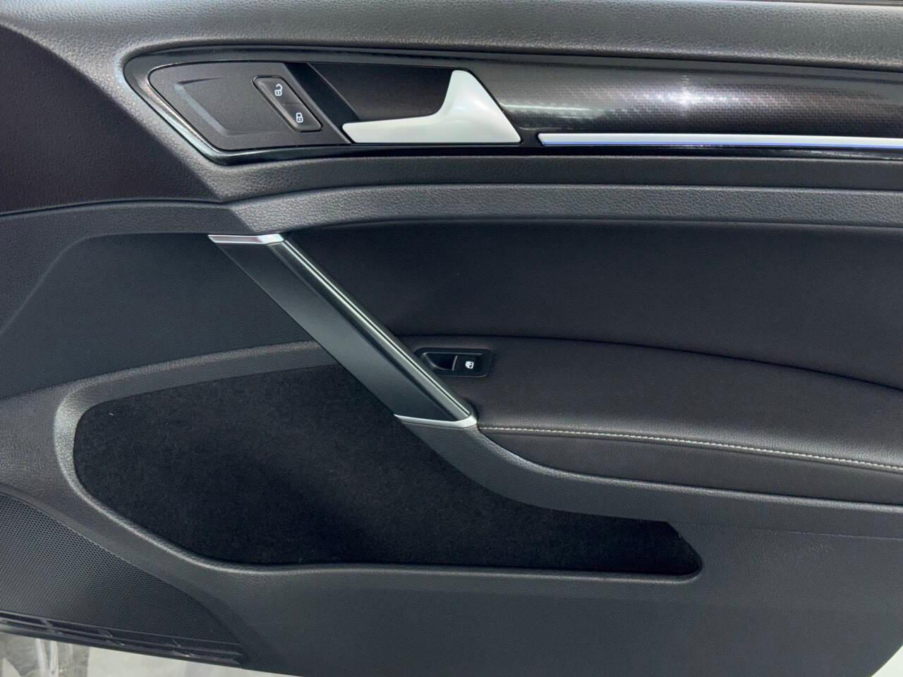 Volkswagen Golf R Base 2016