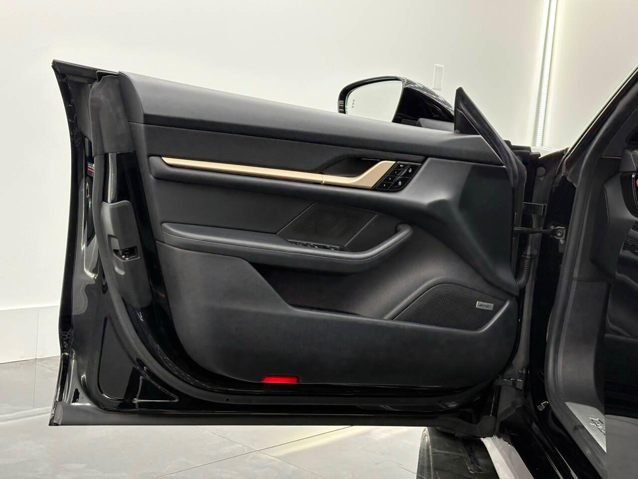 Porsche Taycan 4S 2021