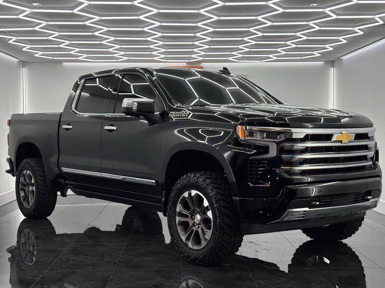 Chevrolet Silverado 1500 High Country Crew Cab 4WD 2025