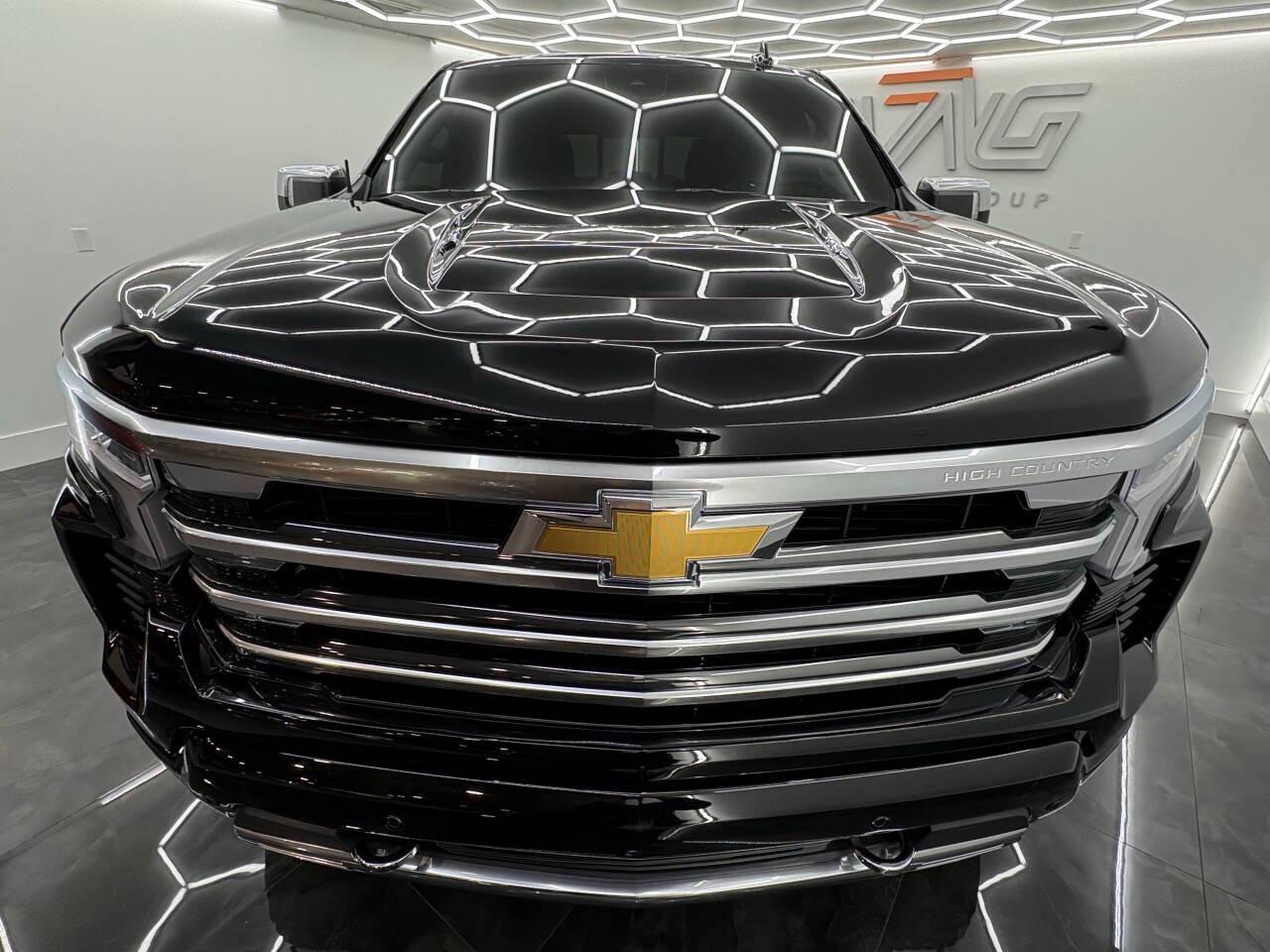 Chevrolet Silverado 1500 High Country Crew Cab 4WD 2025