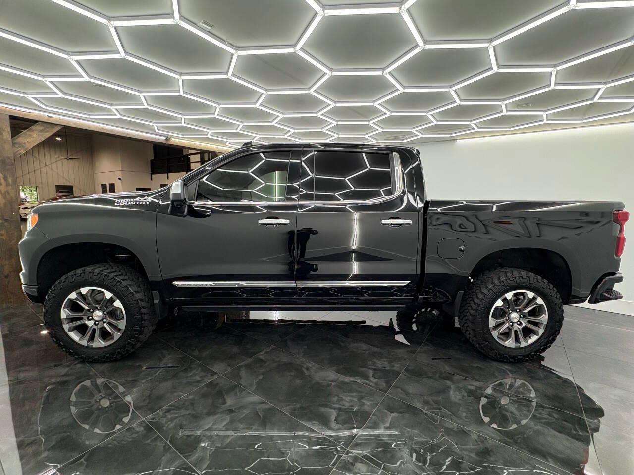 Chevrolet Silverado 1500 High Country Crew Cab 4WD 2025
