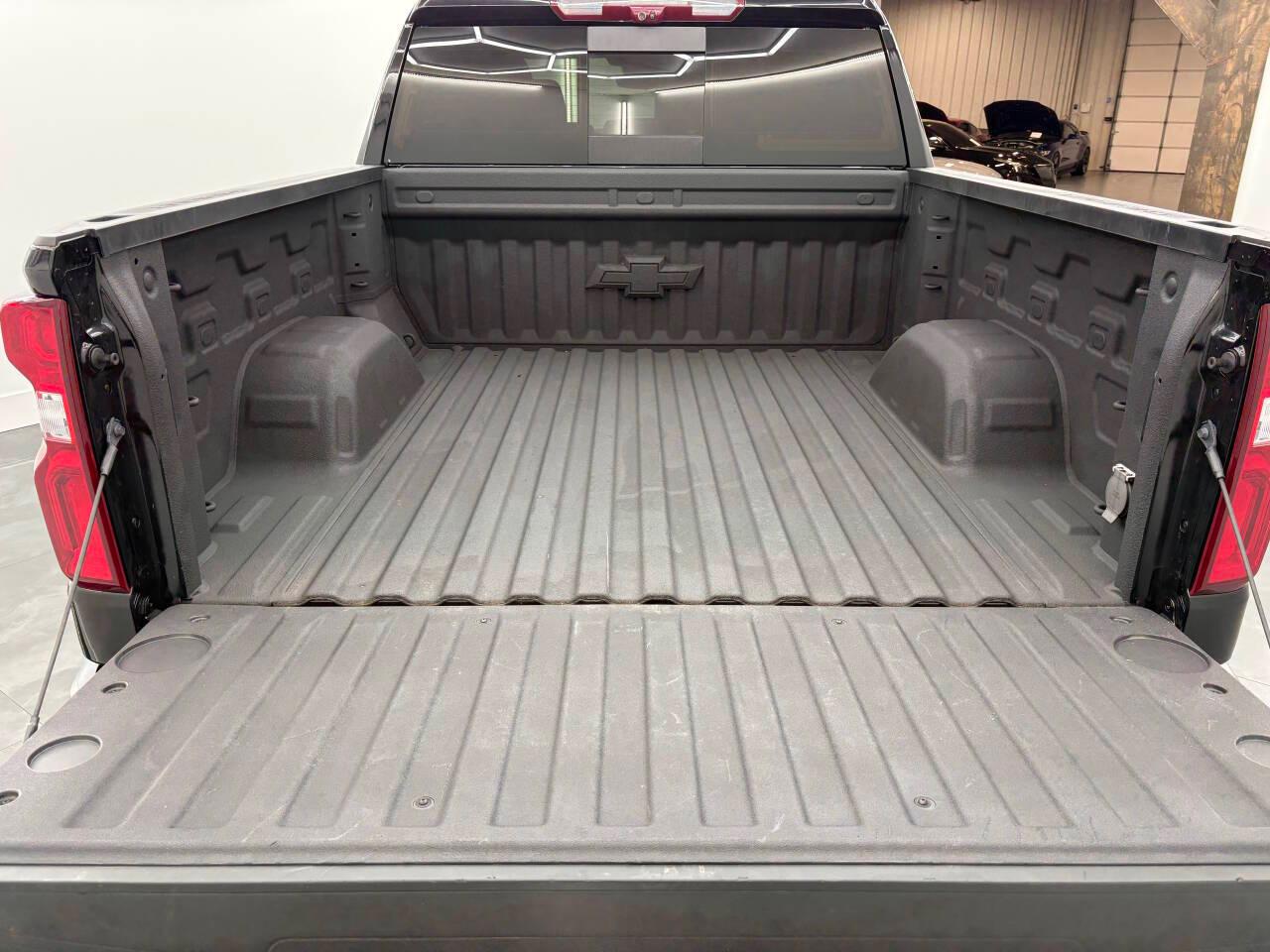 Chevrolet Silverado 1500 High Country Crew Cab 4WD 2025
