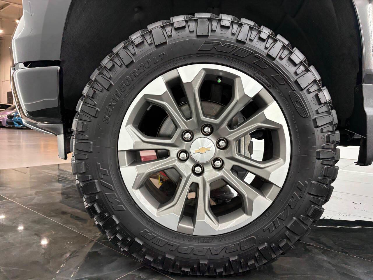 Chevrolet Silverado 1500 High Country Crew Cab 4WD 2025
