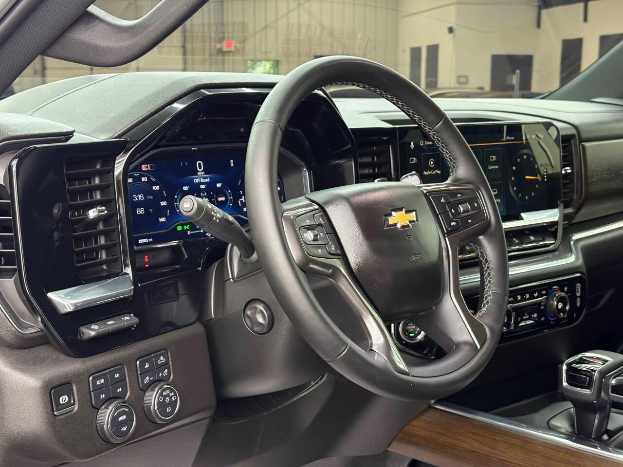 Chevrolet Silverado 1500 High Country Crew Cab 4WD 2025