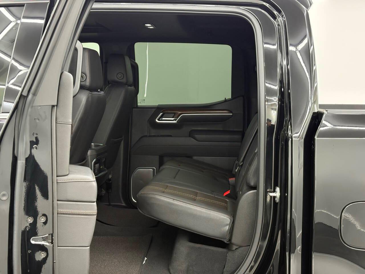 Chevrolet Silverado 1500 High Country Crew Cab 4WD 2025