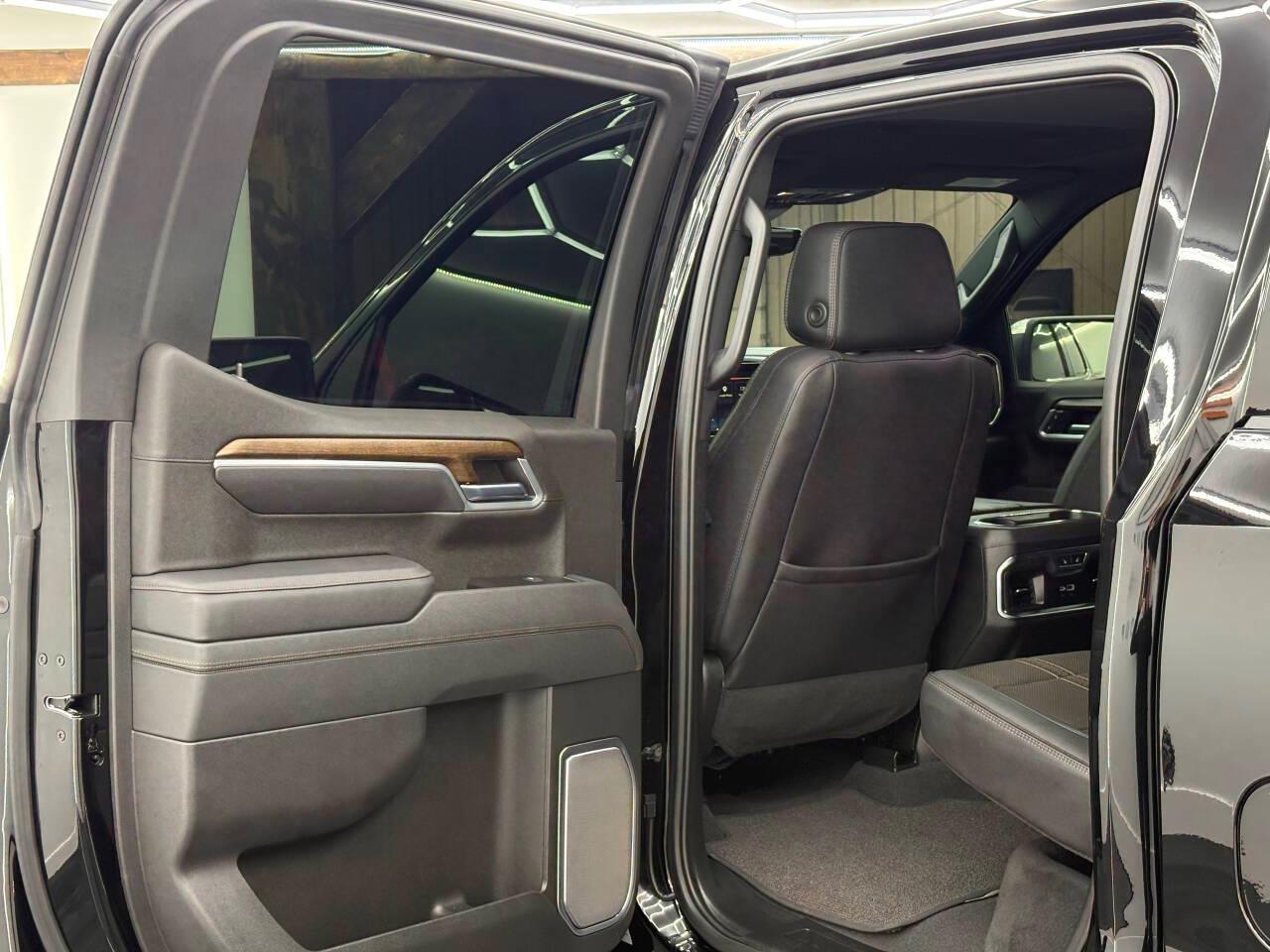 Chevrolet Silverado 1500 High Country Crew Cab 4WD 2025