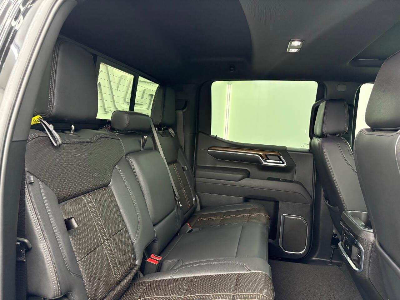 Chevrolet Silverado 1500 High Country Crew Cab 4WD 2025