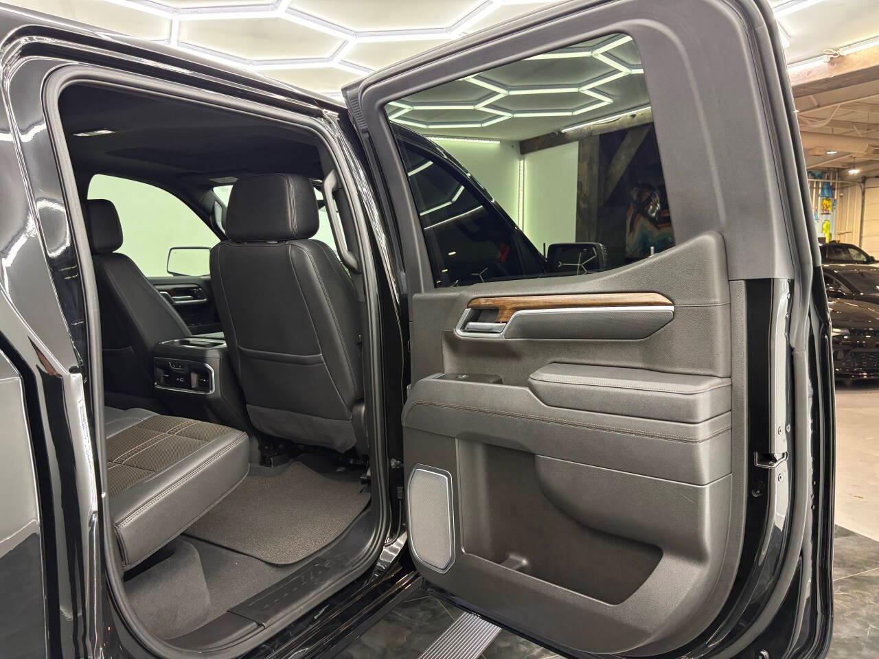 Chevrolet Silverado 1500 High Country Crew Cab 4WD 2025