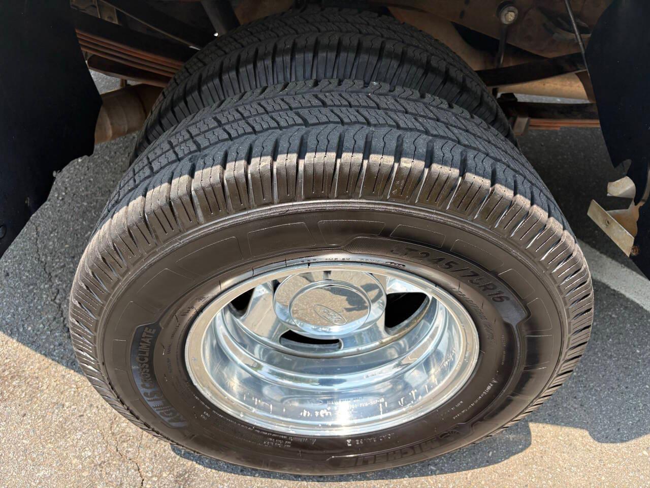 Ford F-350 SD XL Crew Cab Short Bed 4WD DRW 2001