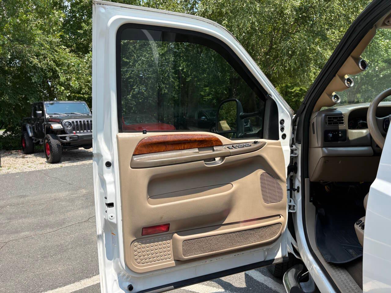 Ford F-350 SD XL Crew Cab Short Bed 4WD DRW 2001