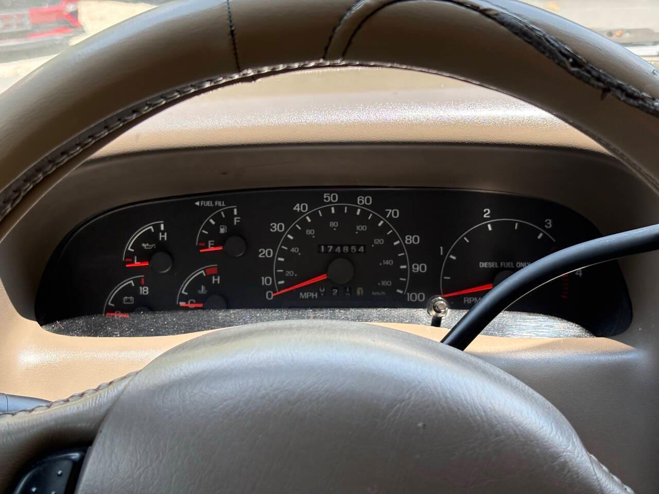 Ford F-350 SD XL Crew Cab Short Bed 4WD DRW 2001