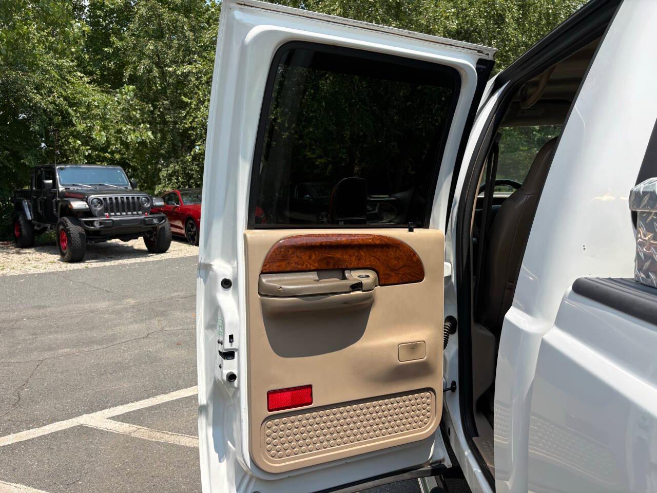 Ford F-350 SD XL Crew Cab Short Bed 4WD DRW 2001