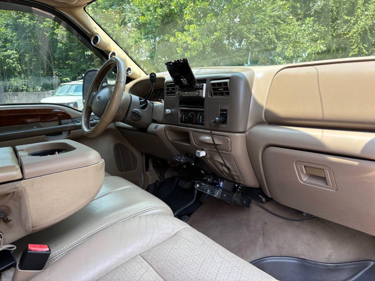 Ford F-350 SD XL Crew Cab Short Bed 4WD DRW 2001