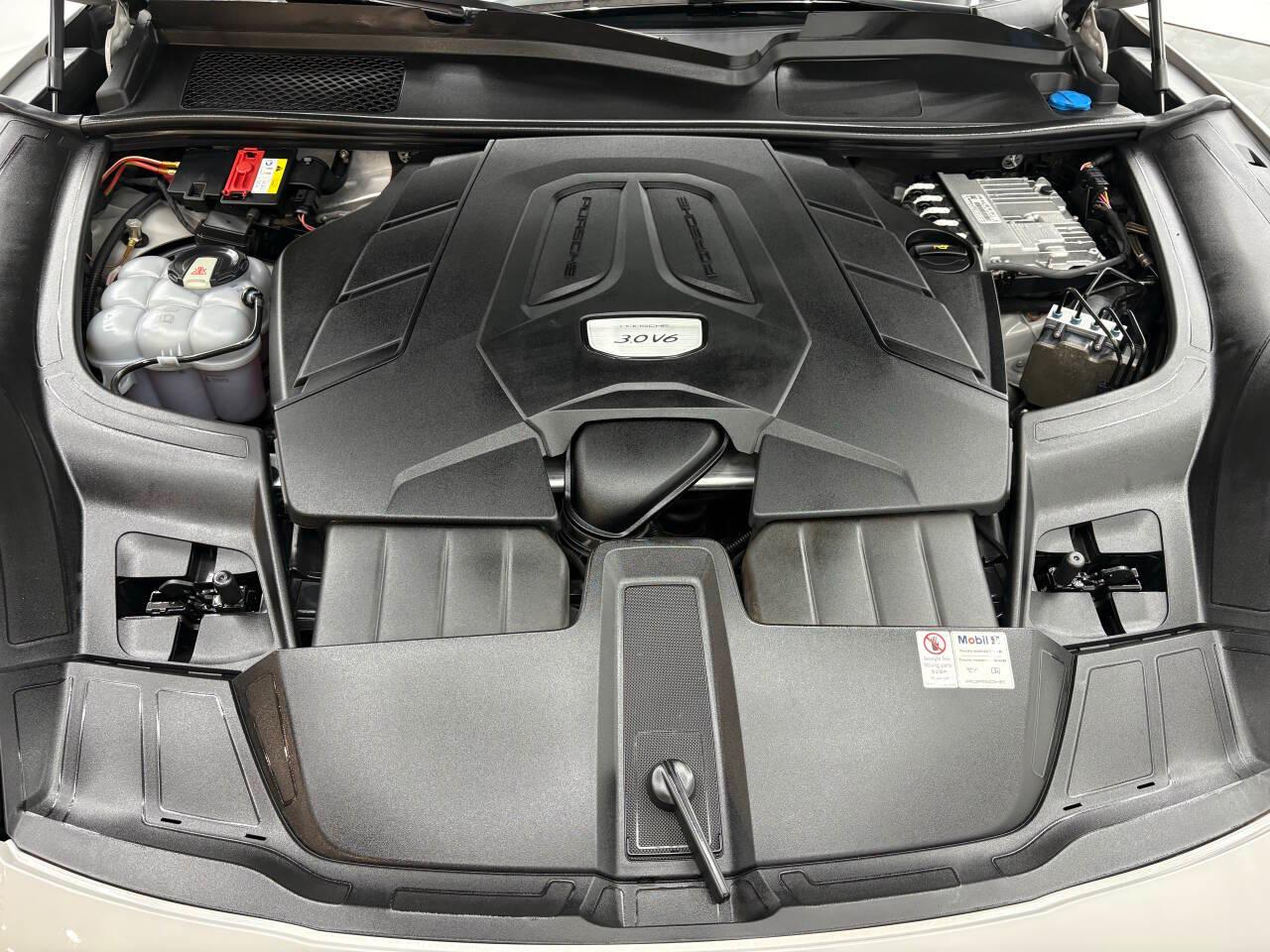 Porsche Cayenne Base 2020