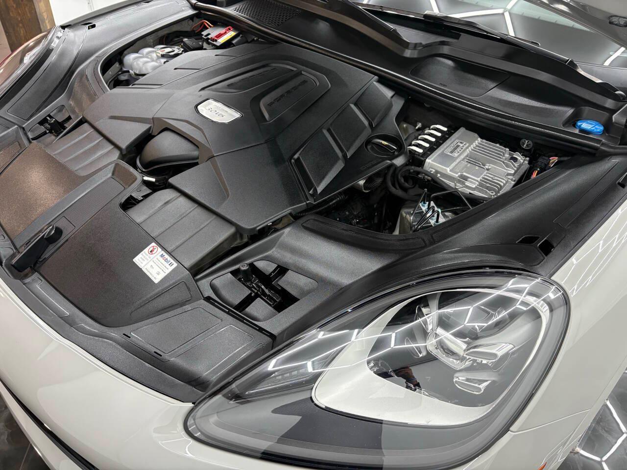 Porsche Cayenne Base 2020