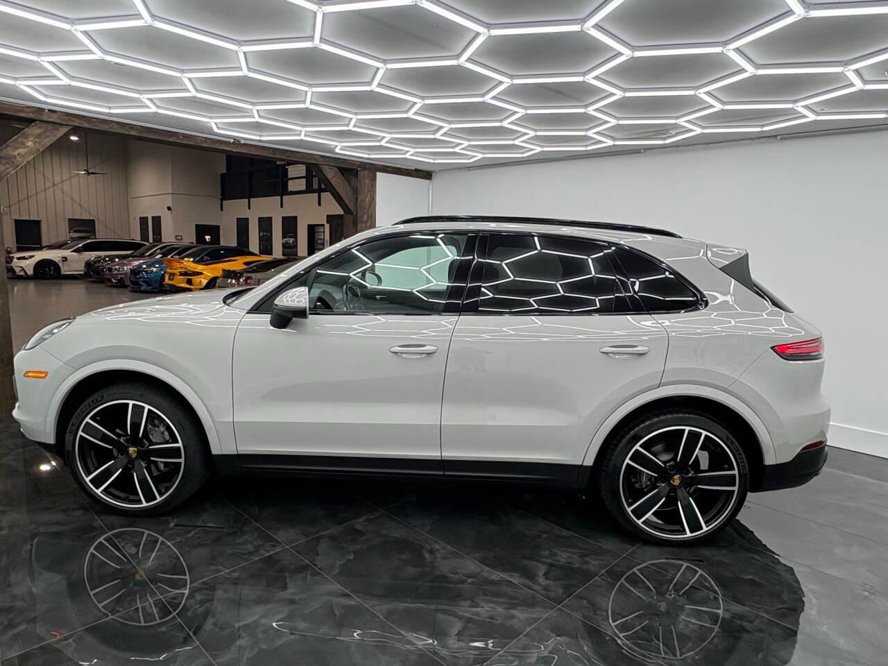 Porsche Cayenne Base 2020