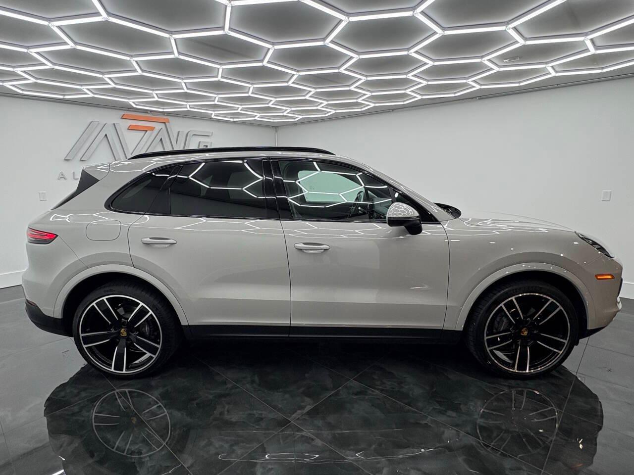Porsche Cayenne Base 2020