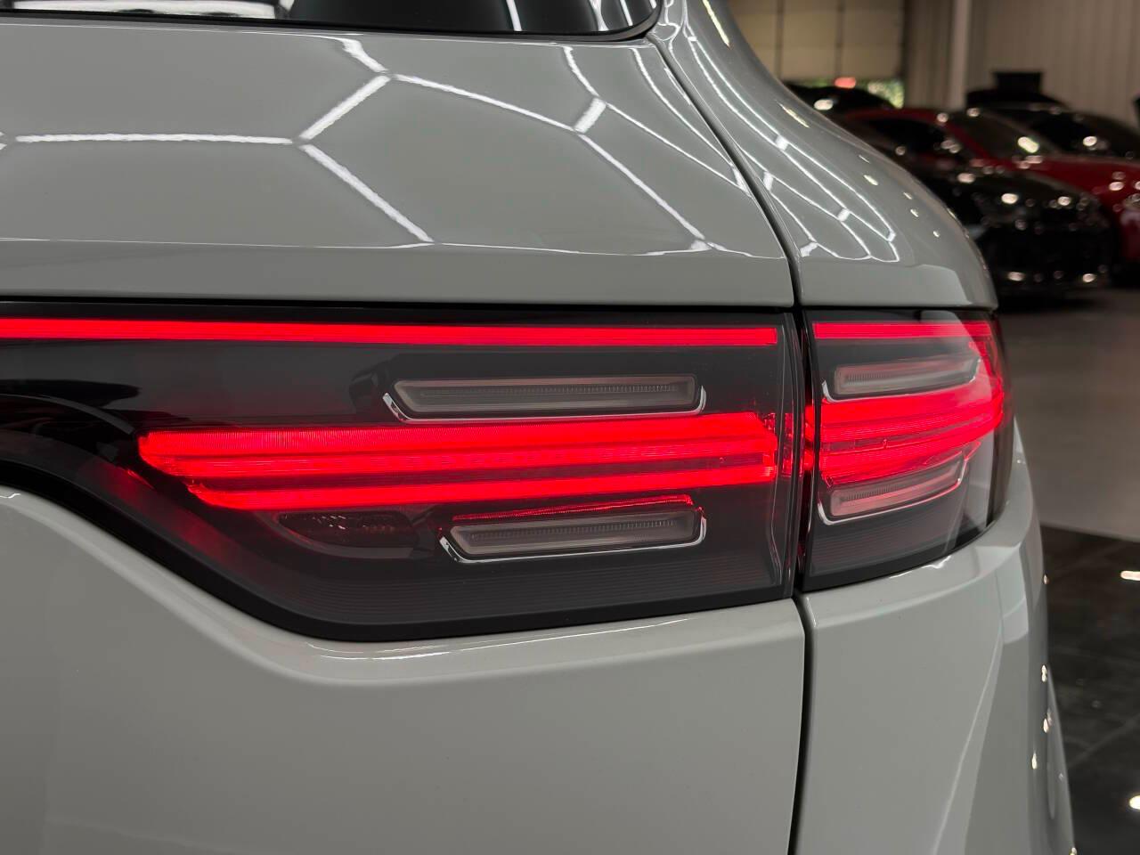 Porsche Cayenne Base 2020