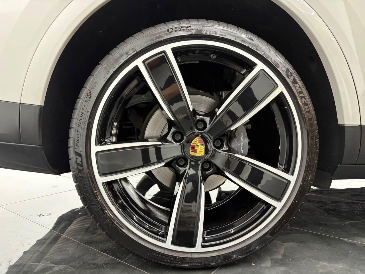 Porsche Cayenne Base 2020