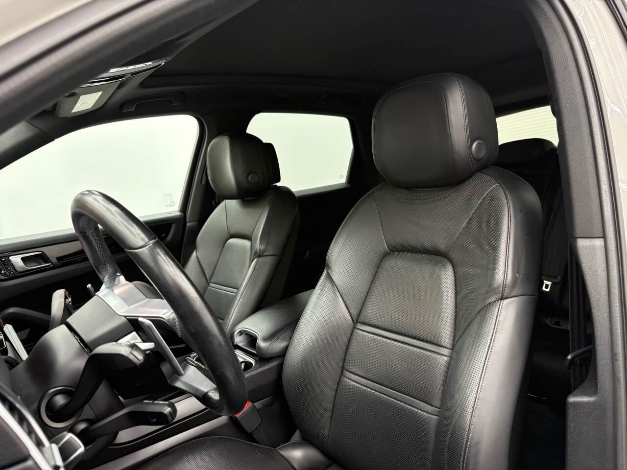 Porsche Cayenne Base 2020