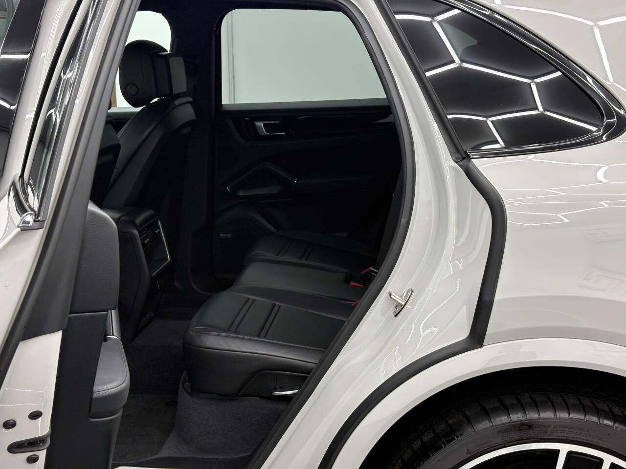 Porsche Cayenne Base 2020