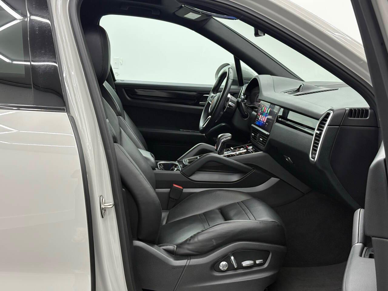 Porsche Cayenne Base 2020