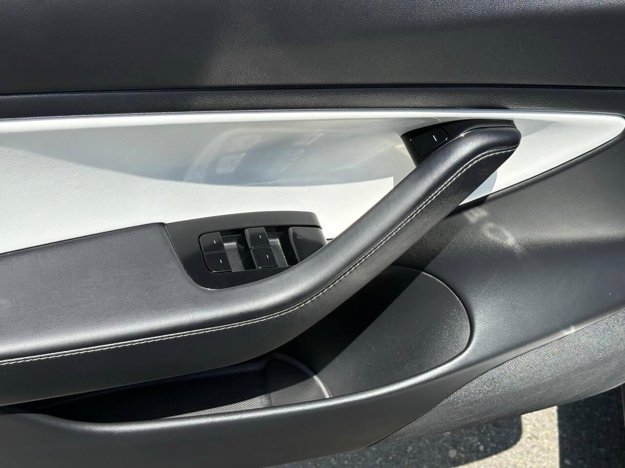 Tesla Model 3 Standard Range Plus 2020
