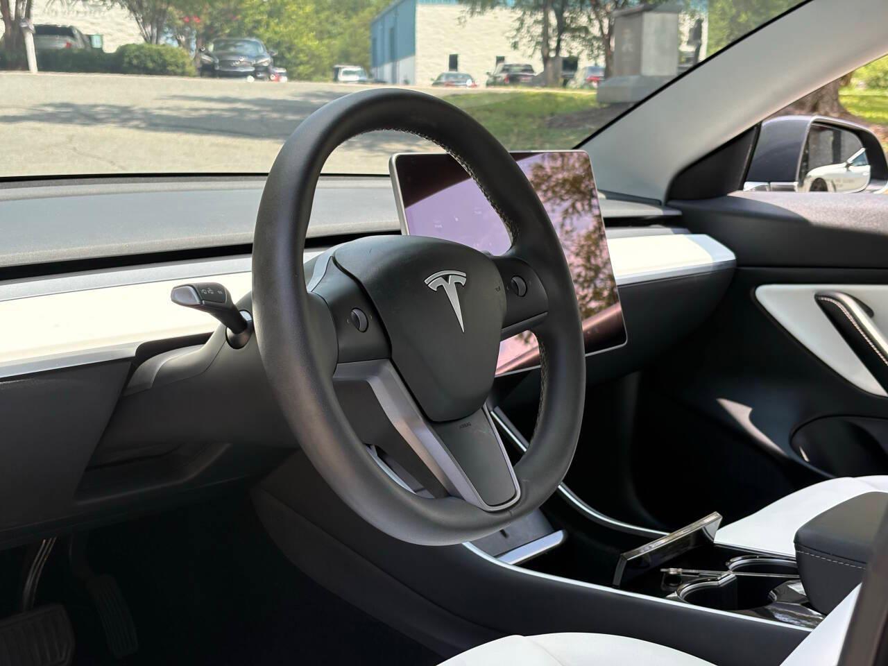 Tesla Model 3 Standard Range Plus 2020
