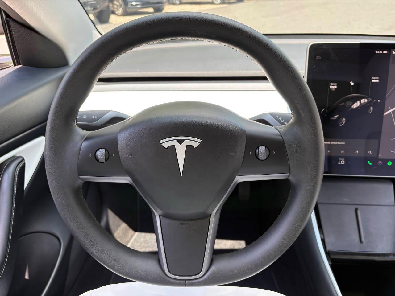 Tesla Model 3 Standard Range Plus 2020