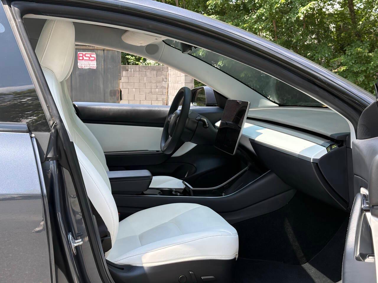 Tesla Model 3 Standard Range Plus 2020