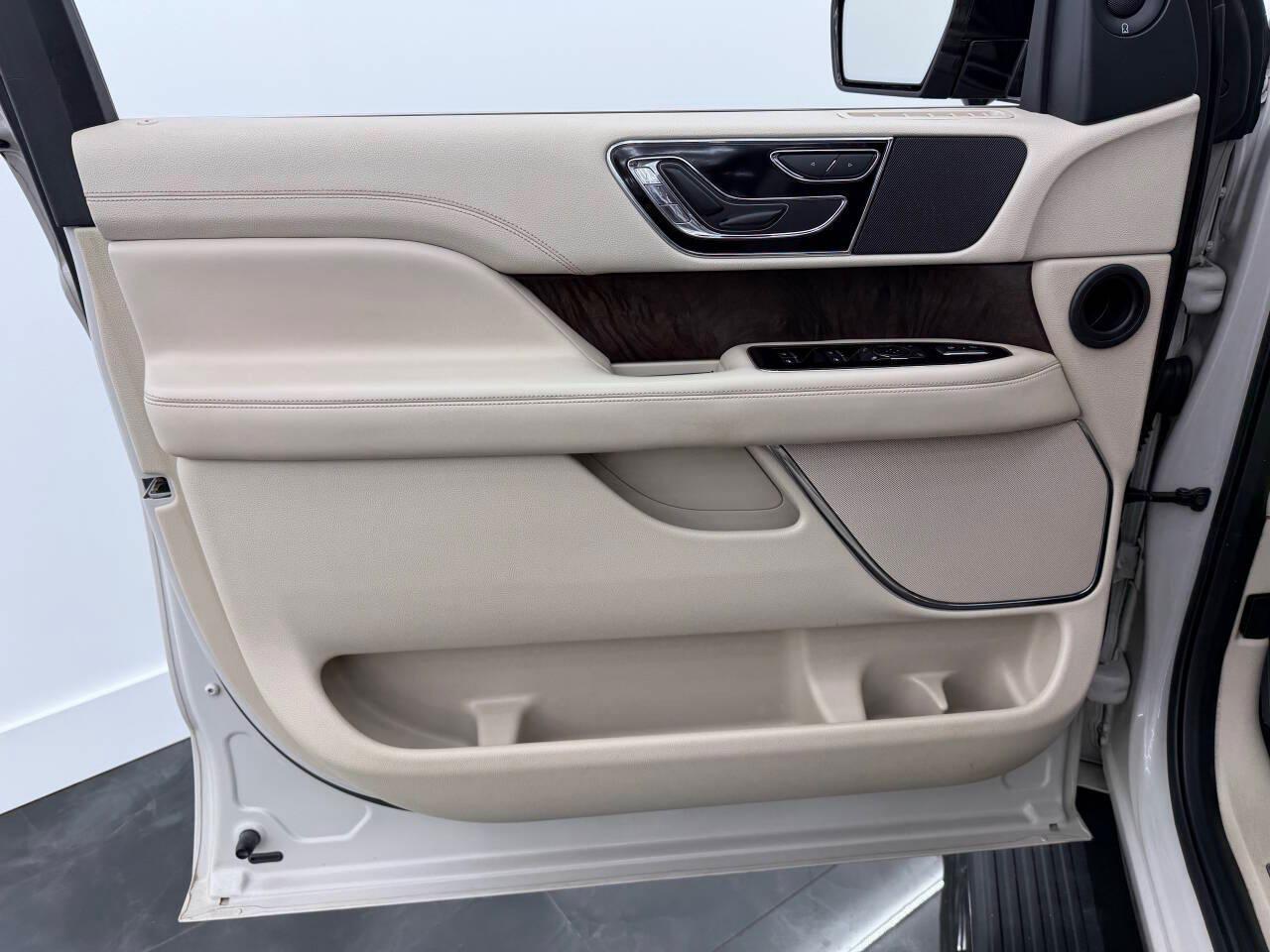 Lincoln Navigator Select 4WD 2019