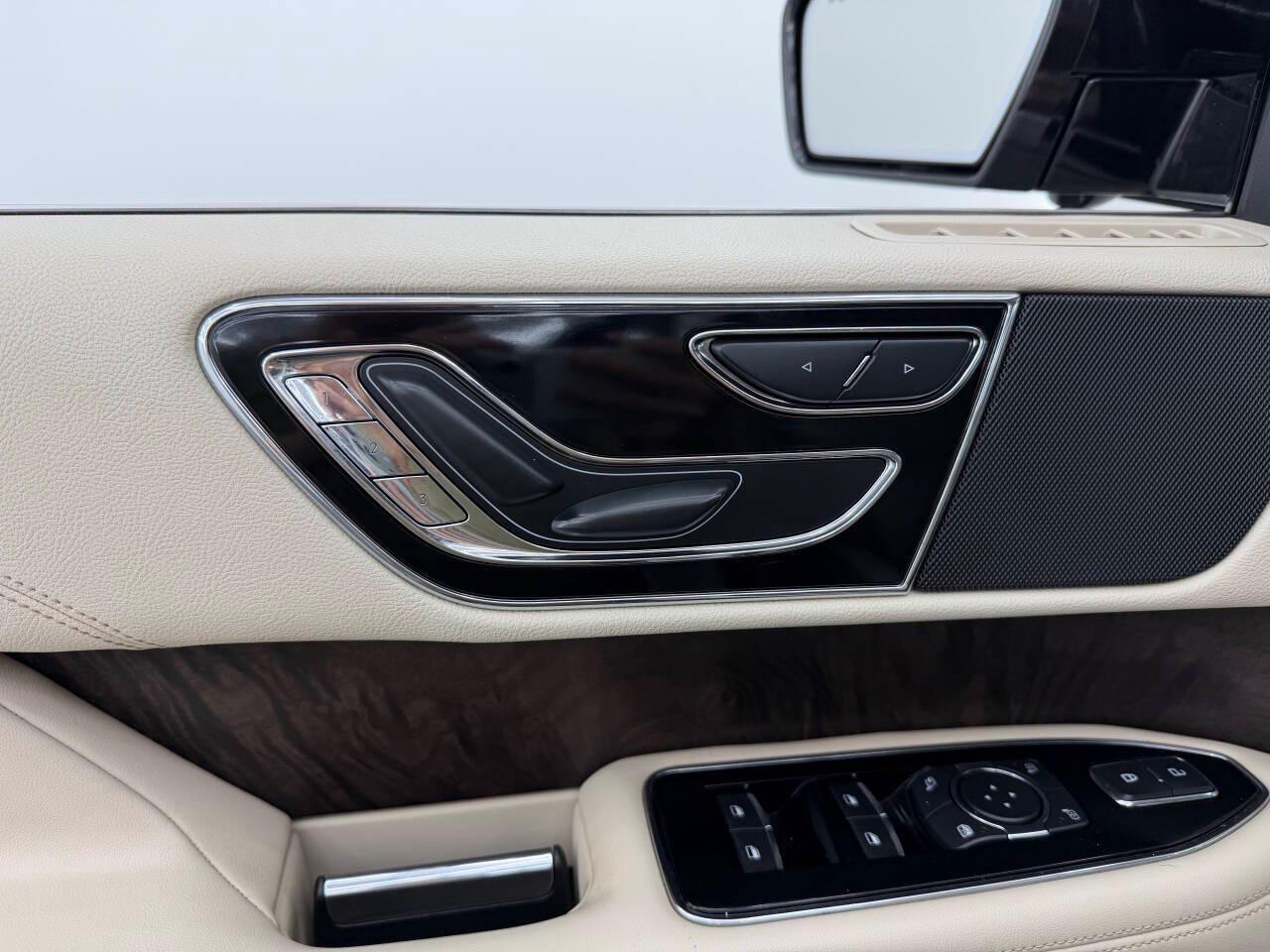 Lincoln Navigator Select 4WD 2019