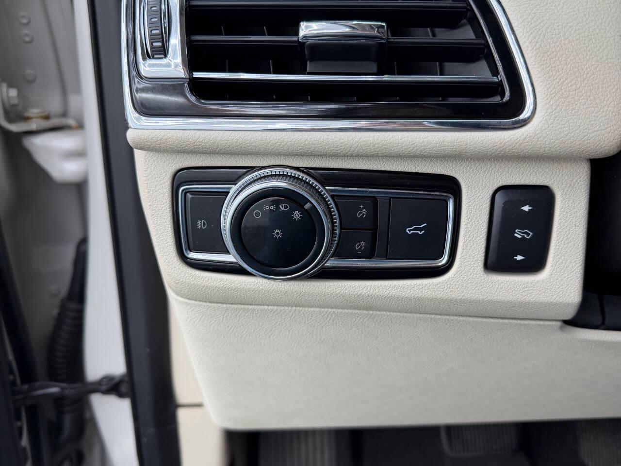 Lincoln Navigator Select 4WD 2019