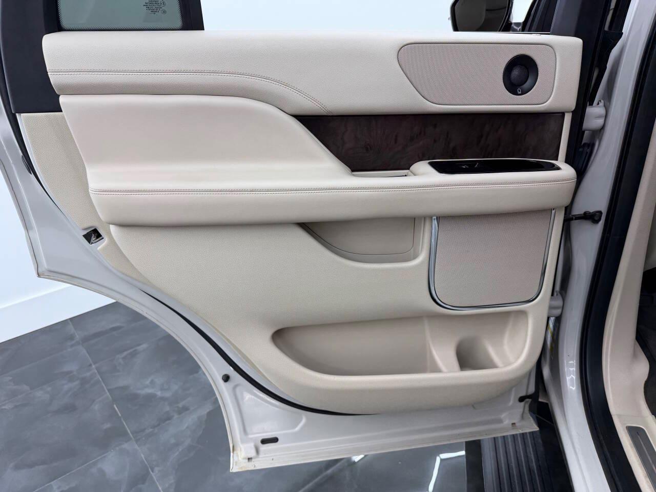 Lincoln Navigator Select 4WD 2019