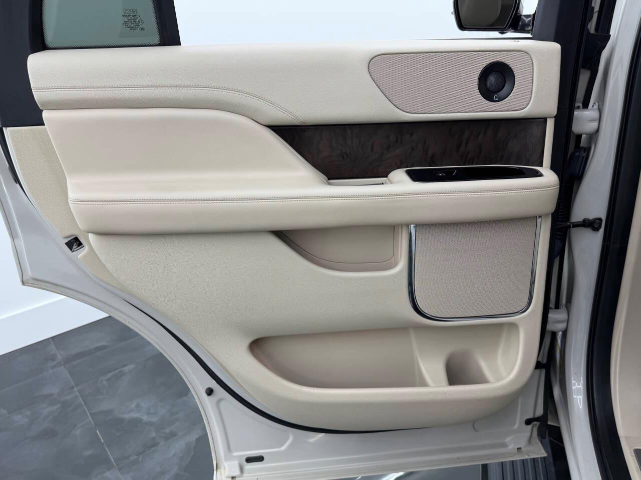 Lincoln Navigator Select 4WD 2019
