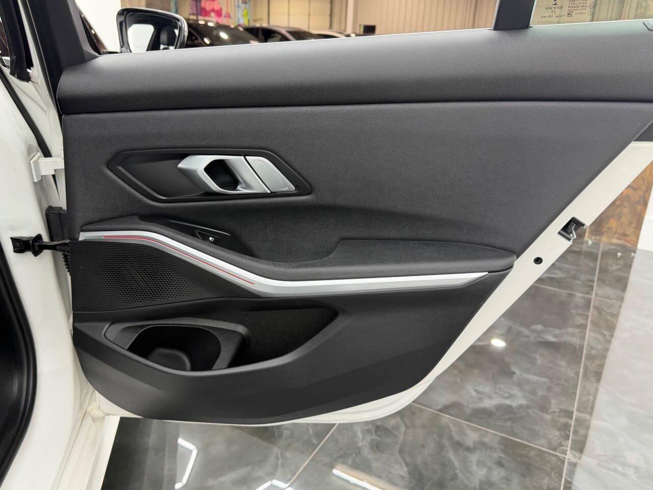 BMW 3-Series 330i xDrive 2021