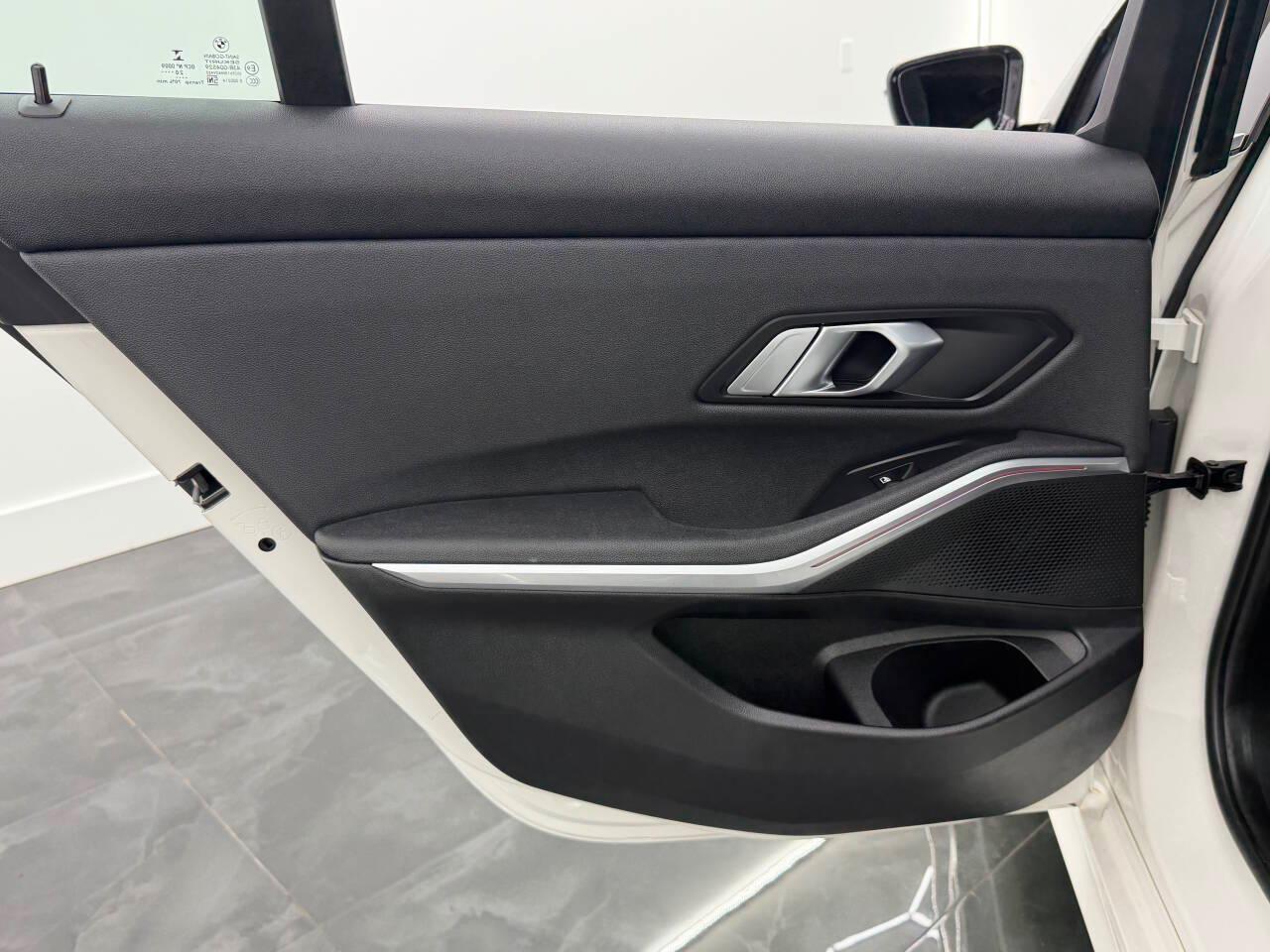 BMW 3-Series 330i xDrive 2021
