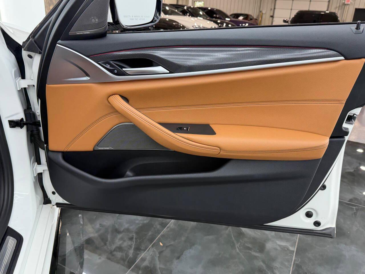 BMW 5-Series 540i xDrive 2021