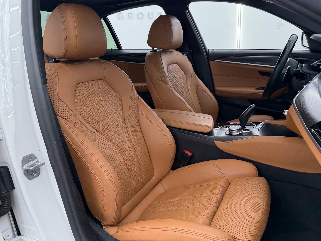 BMW 5-Series 540i xDrive 2021