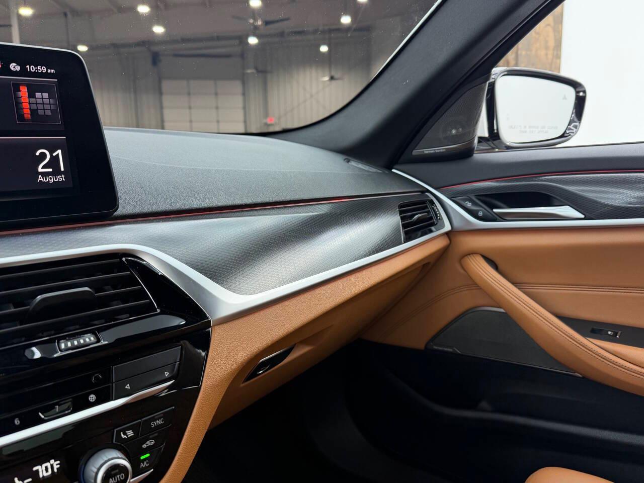 BMW 5-Series 540i xDrive 2021