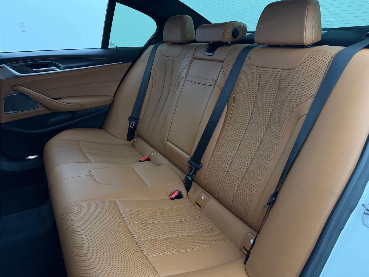 BMW 5-Series 540i xDrive 2021