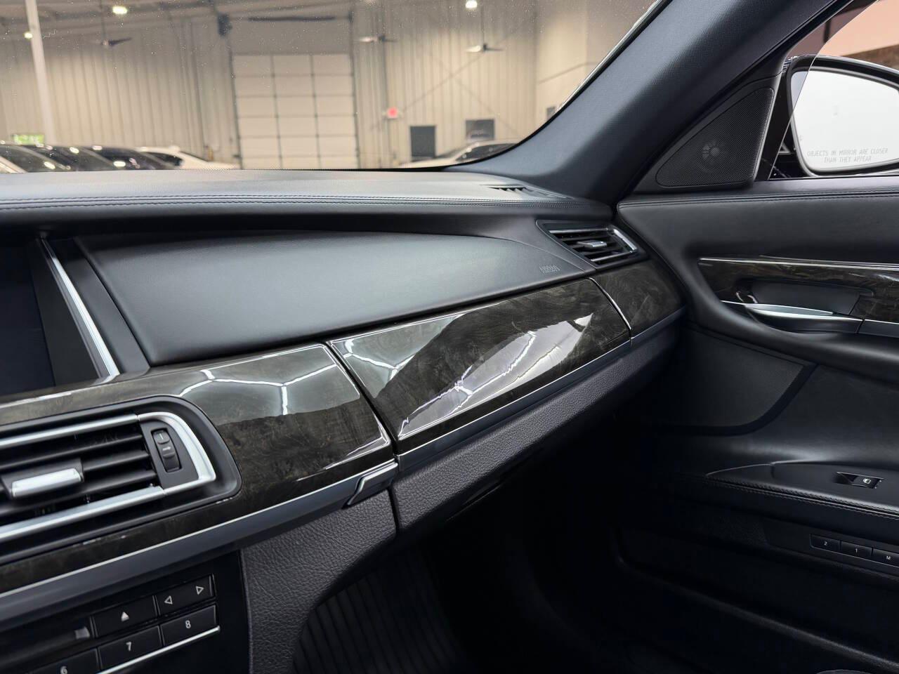 BMW 7-Series 750Li 2013
