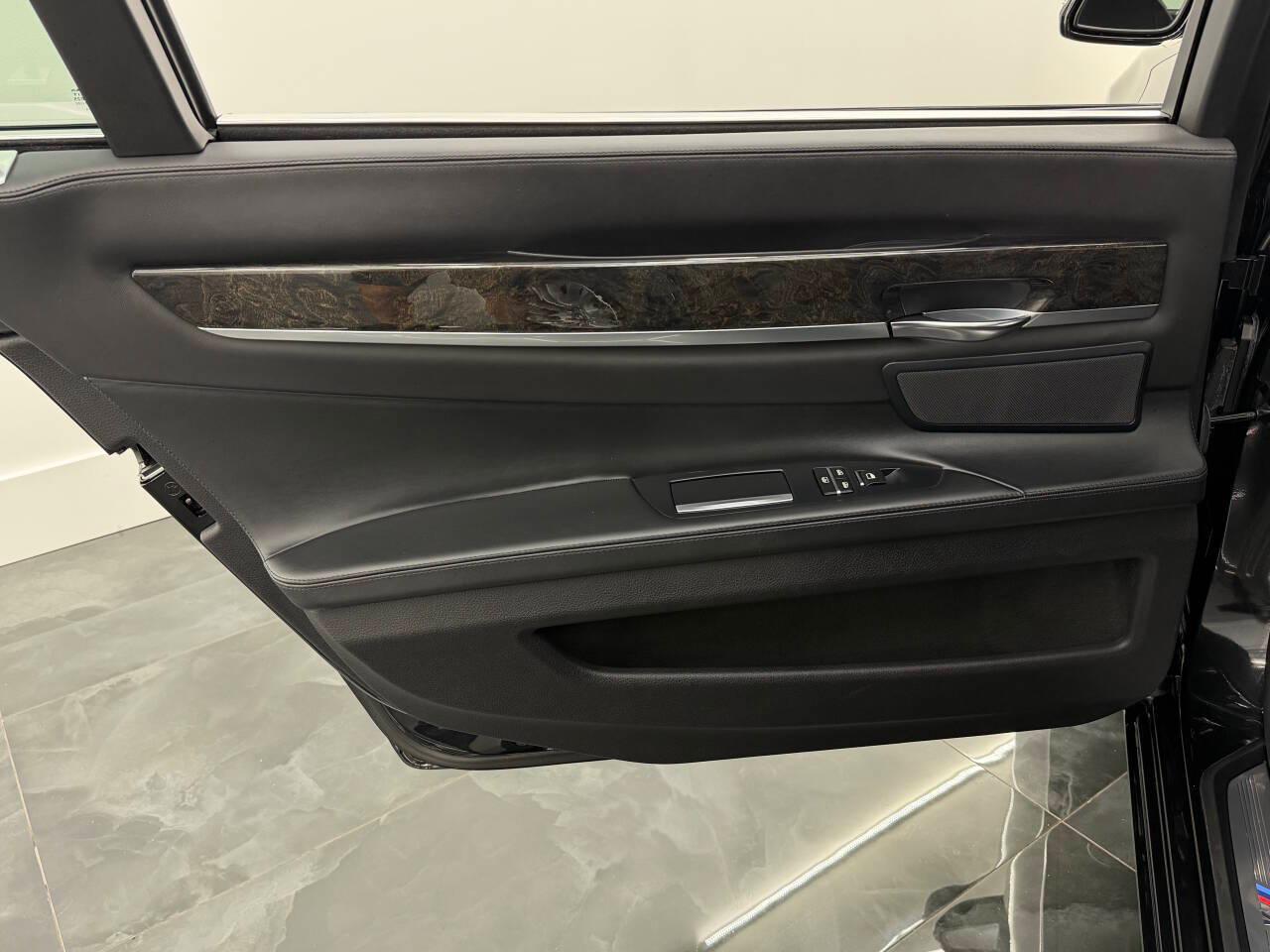 BMW 7-Series 750Li 2013