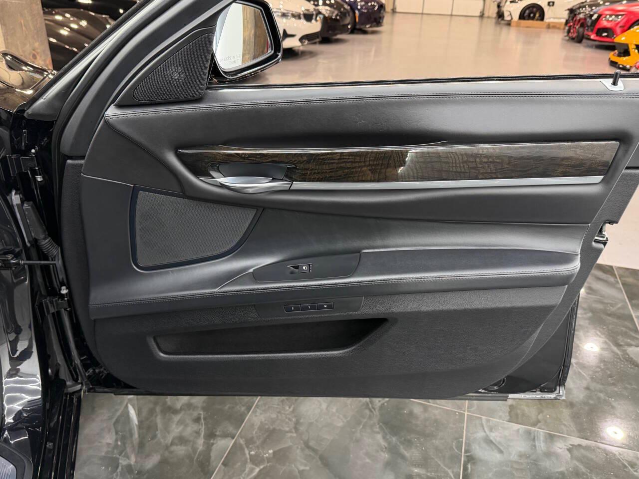 BMW 7-Series 750Li 2013