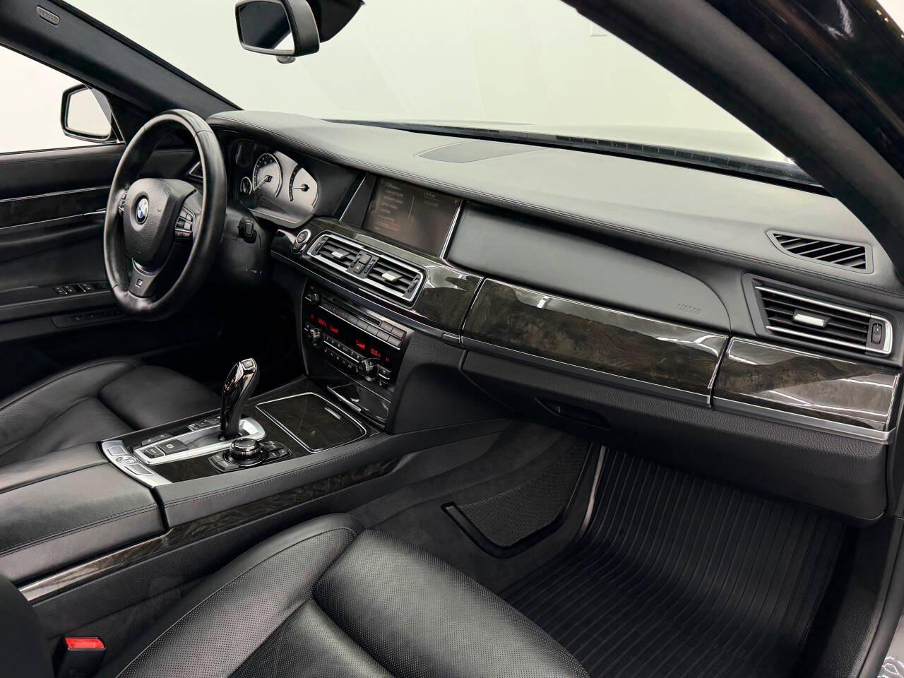 BMW 7-Series 750Li 2013